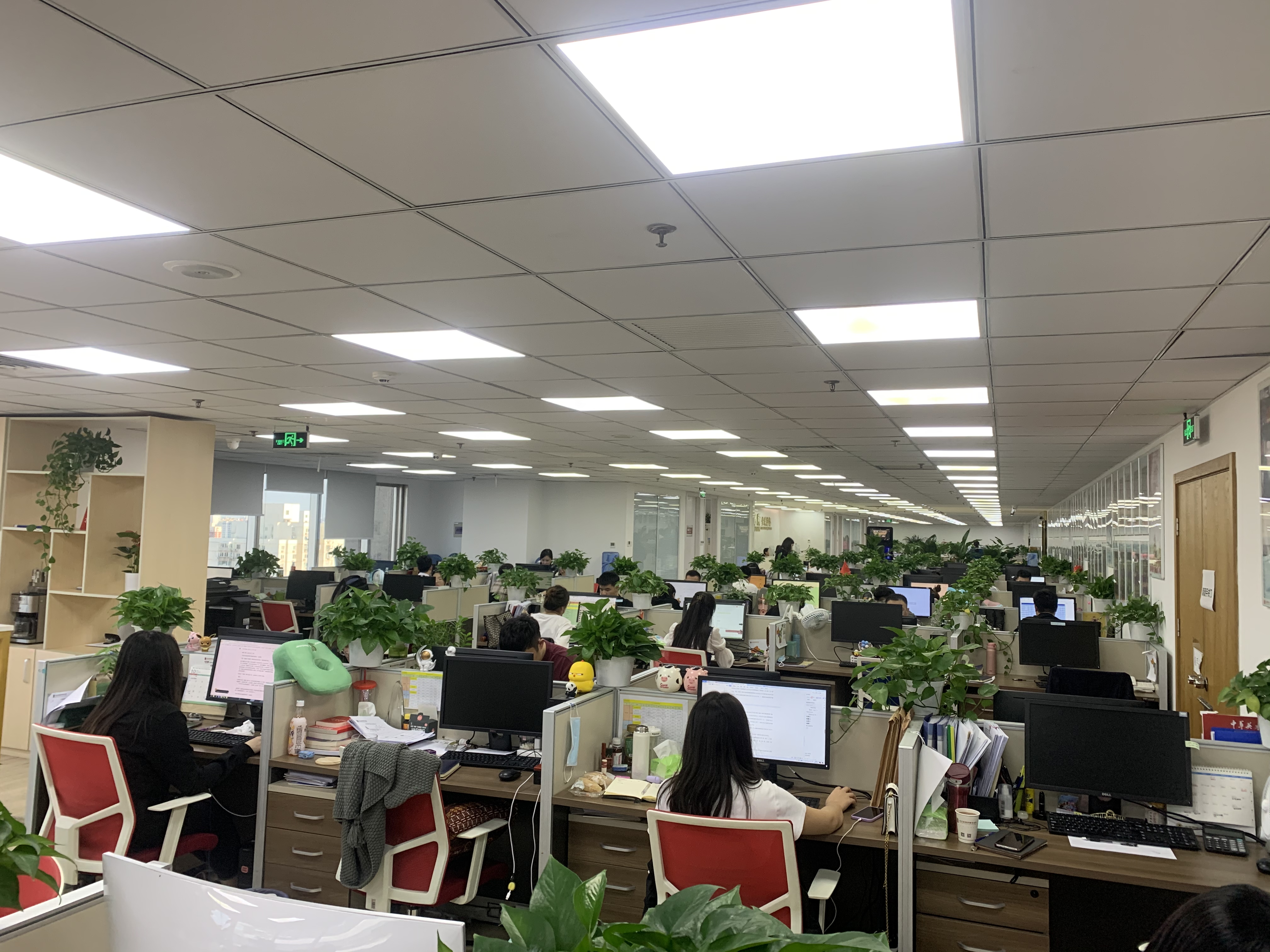 冠领律所员工国庆假期仍坚守岗位，维权办案不松懈-图2