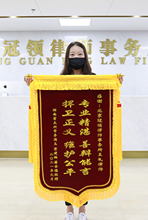 专业精湛 善辩能言  捍卫正义 维护公平