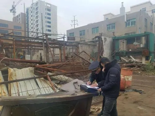 即使是对违章建筑拆除，未严格遵守法定程序也违法