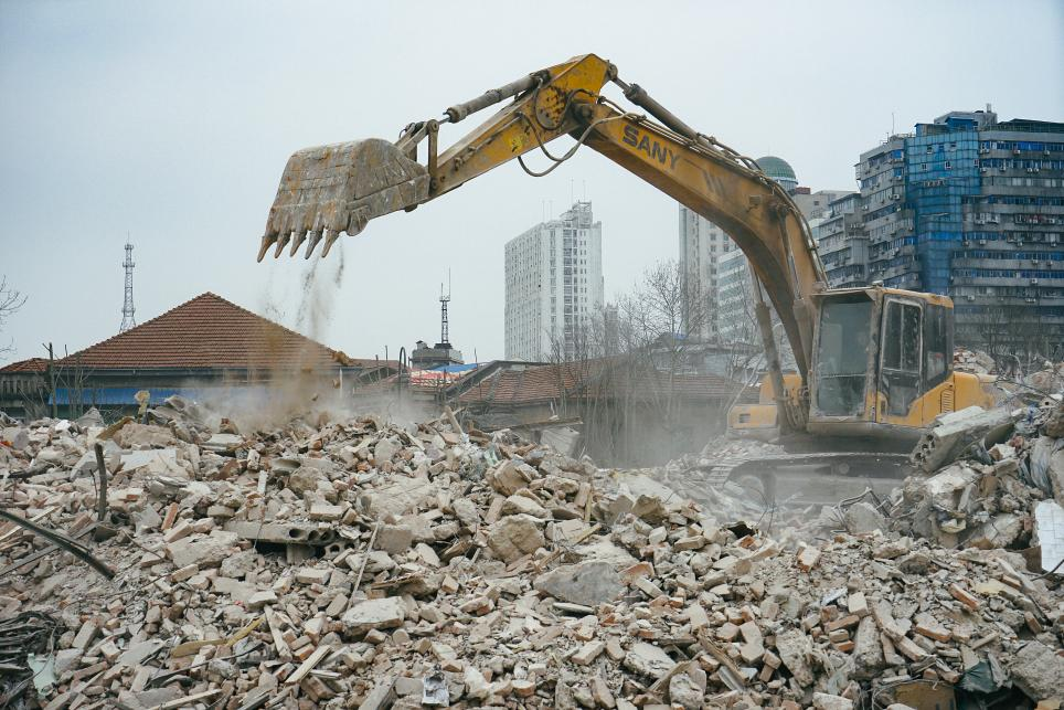 北京冠领律所住宅拆迁律师：征收部门未按期履行产权调换协议怎么办