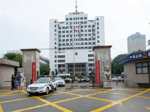 2022年11月18日冠领拆迁纠纷律师到河南省信阳市开庭
